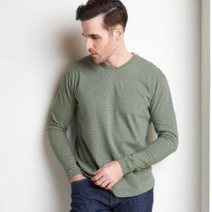 NWT $115 LEFT COAST TEE Green & Dark Blue Striped V-Neck Reno Pullover X…